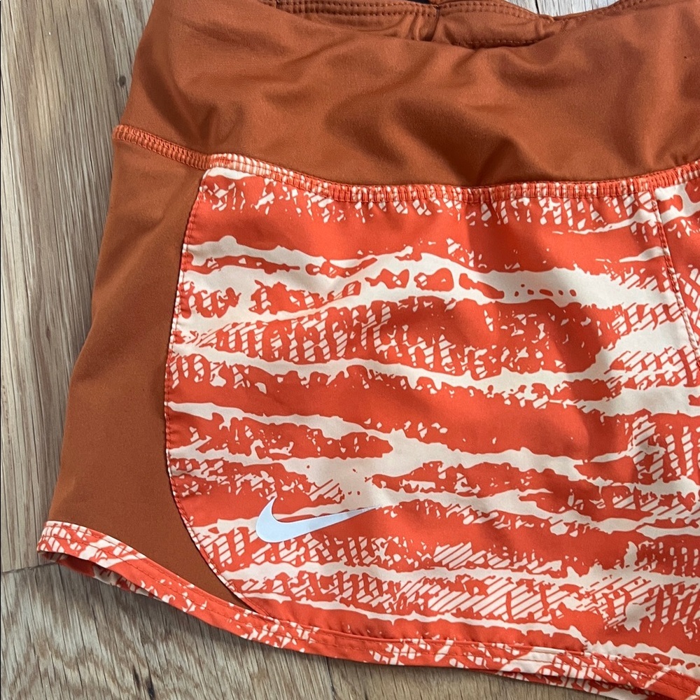 Nike Women's Orange Texas Longhorns Athletic Shorts - Sz Medium - Picture 3 of 6